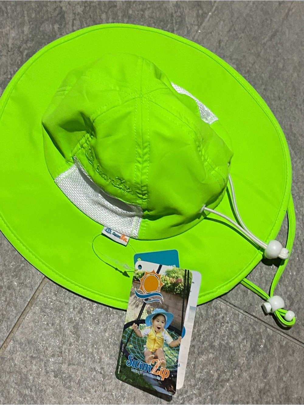 NEW SwimZip "Fun Sun Play Hat" in Neon Lime Green, size 0-6 months.
